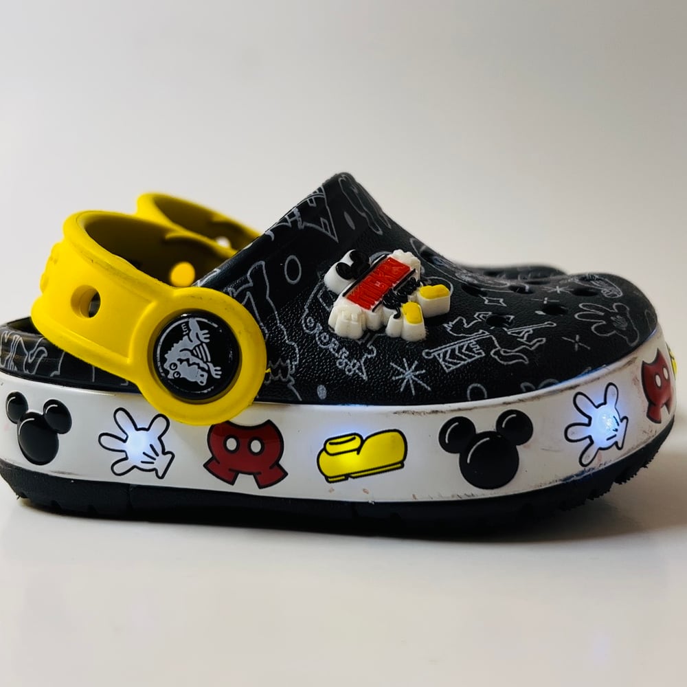 Image of LIGHT UP DISNEY MICKEY CROCS size 5c