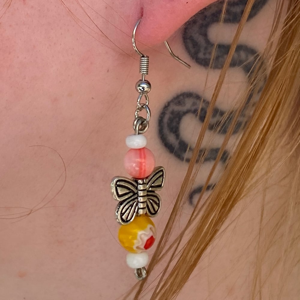 Image of daisy butterfly earrings 
