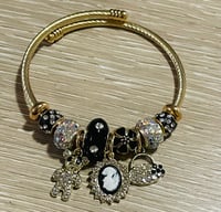Gold teddy bracelet 