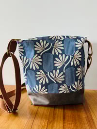 Image 4 of Fabric Shoulder Bag - Printed Banksia