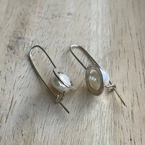 Image of Pearl earrings