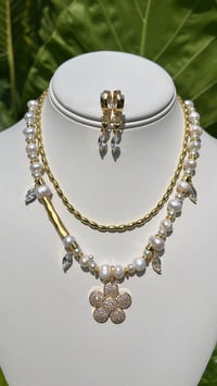 Image 5 of Daisy Trio