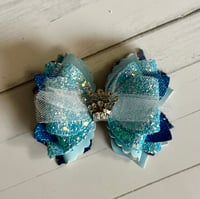 Image 6 of Cinderella-Inspired Tumbler Accessory Set – Bow, Straw Bauble & Bracelet Stack