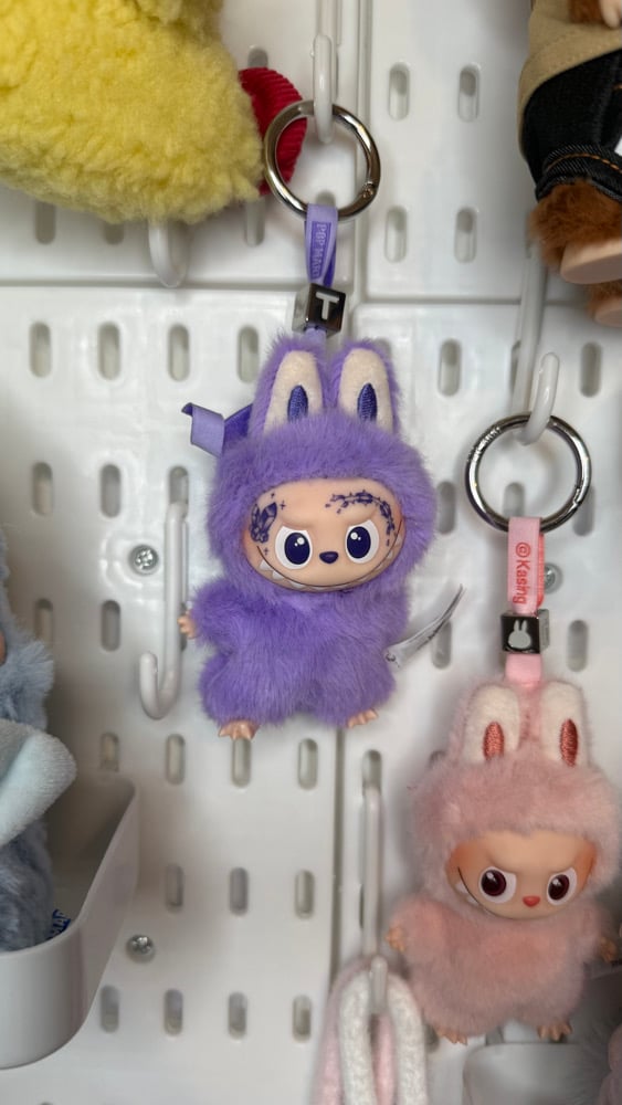 Image of Labubu Pin For Love 1