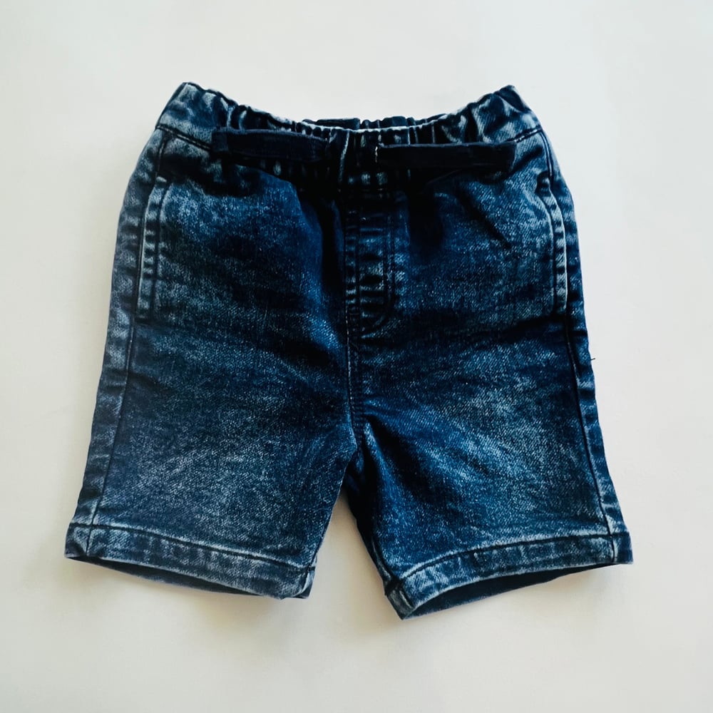 Image of 7 FOR ALL MANKIND ACID RINSE JEAN SHORTS size 18M 