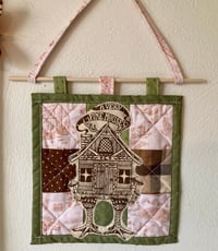 Image 3 of very fine house quilted wall hanging