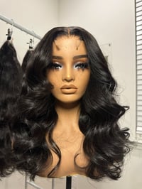 Image 5 of The Confidence Girl