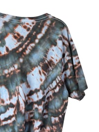 Image 7 of 2XL Crop Tee in Ember Ice Dye 