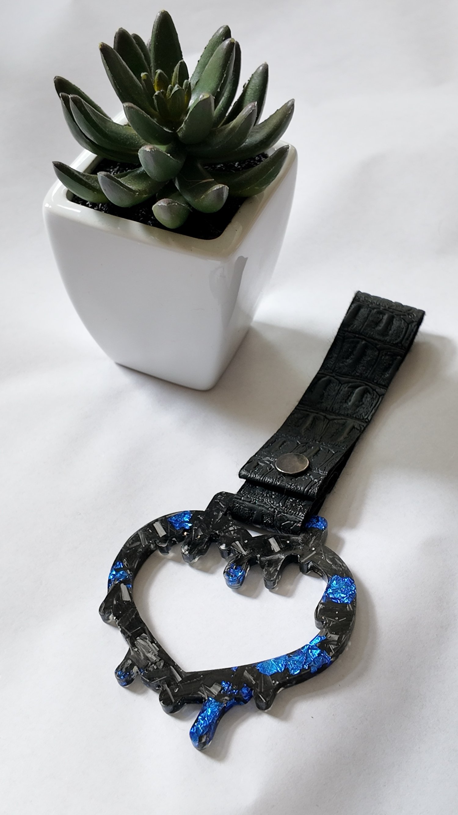 Forged Carbon Drippy Heart Tsurikawa