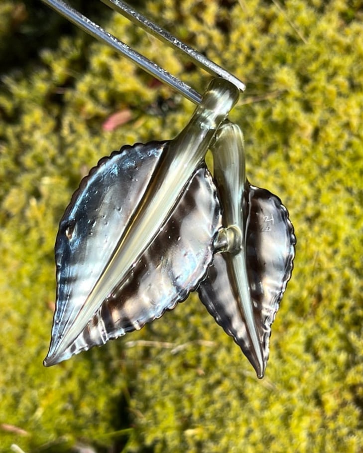 Image of Metallic Double Leaf Pendant