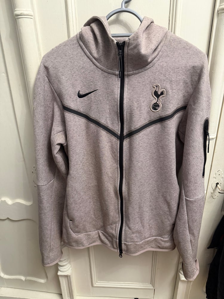 Image of Tottenham Hotspur Nike Tech Fleece Muave Sports Jacket (S)