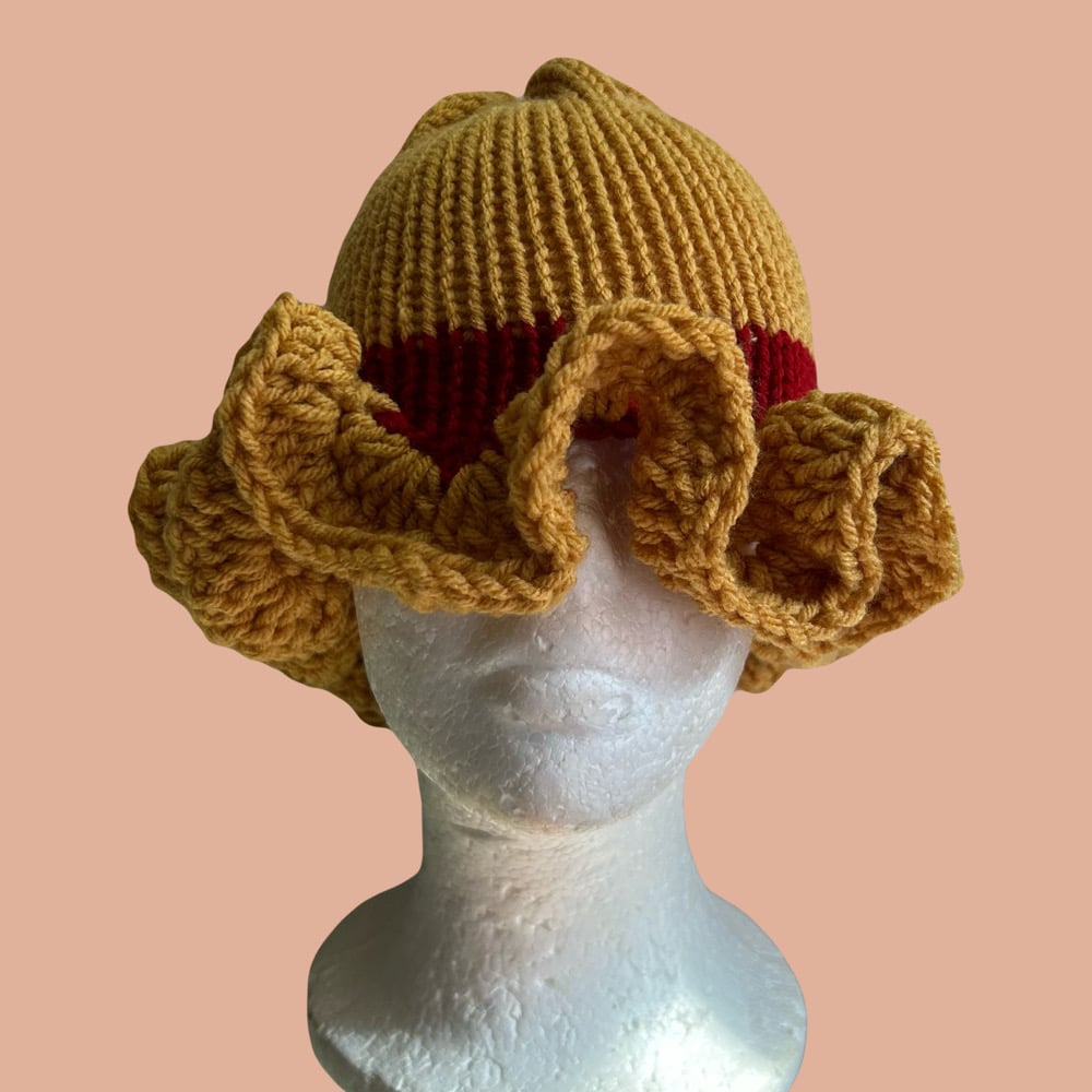 spy ruffle hat | Ravishing Admire