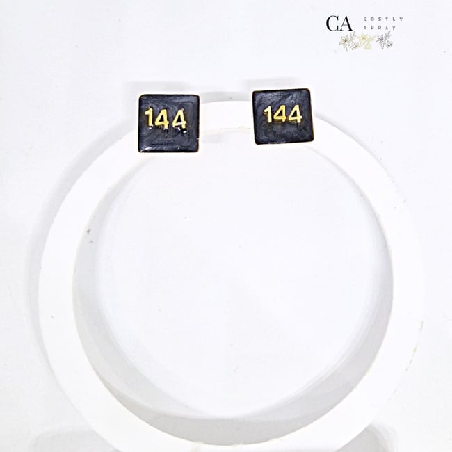 144 stud earrings | gold