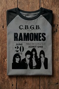 Image 4 of Camiseta Baseball Ramones (CBGB)