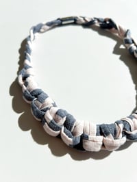 Image 1 of Collar Blanco y Gris Wish