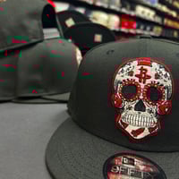 Image 2 of New Era 9Fifty Black Sugar Skull 🚀