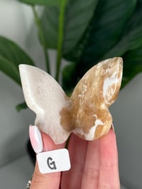 Image 7 of 3D STILBITE X SCOLECITE BUTTERFLY