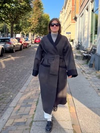 Image 15 of Lang grå/brun uldfrakke (s-xl)