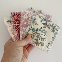 Image 2 of Mini-pack of 4 reusable wipes  