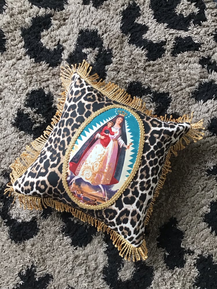 Virgin of charity leopard fabric cushion cover Image 5
