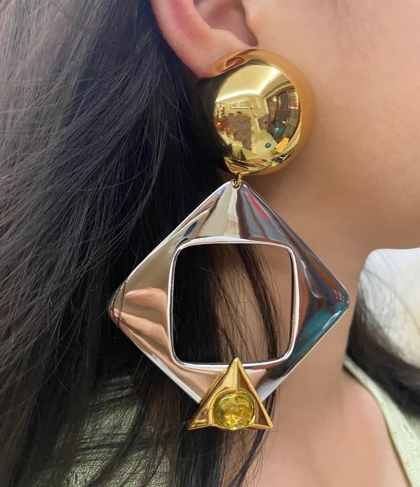 Image of Equilibrium earrings 