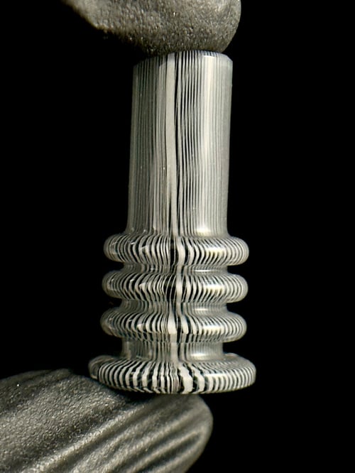 Image of Dok Glass Pivot Top - Black/White