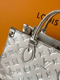 Image 4 of LV Silver On The Go