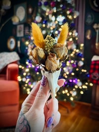 Image 1 of Bonequets