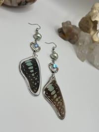 Image 3 of Tunnel of Love Earring Set