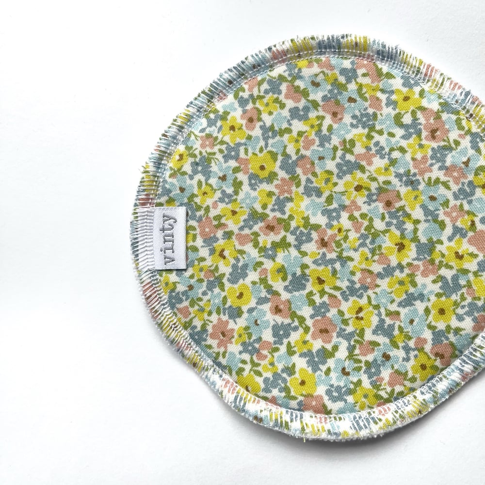 Image of Vinty Reusable Breast Pads: Miss Sunshine