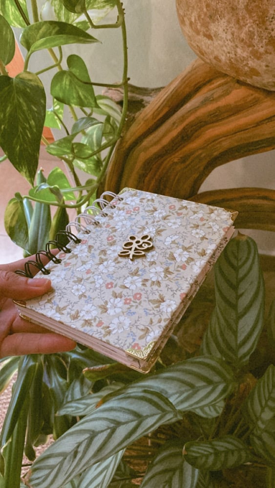 Image of libreta apuntes flores