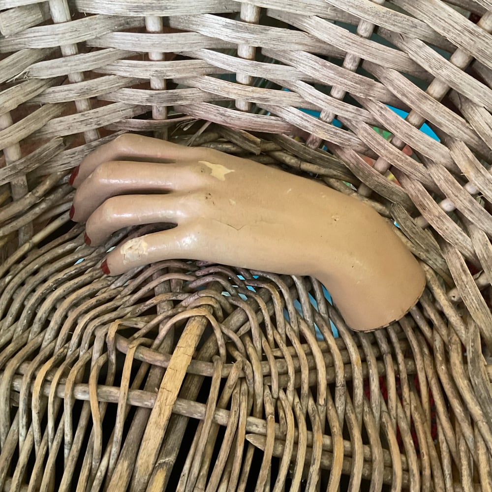 Image of mannequin hand