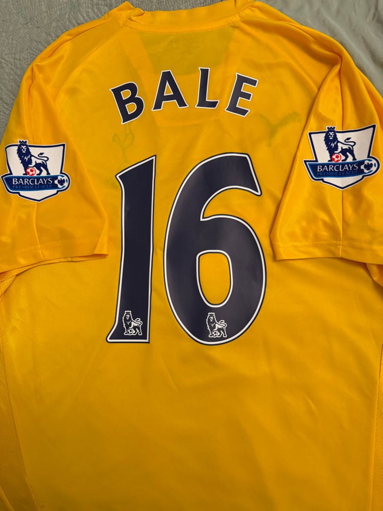 Image of PRE ORDER BUNDLE: 7x Tottenham Hotspur shirts + patches (XL)