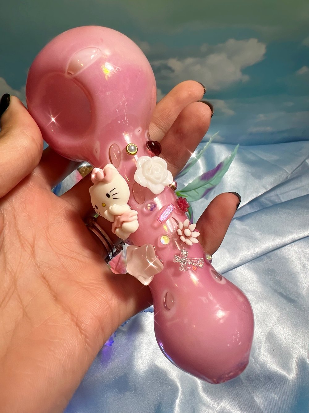 Large pink Hello Kitty Pipe 💕⭐️