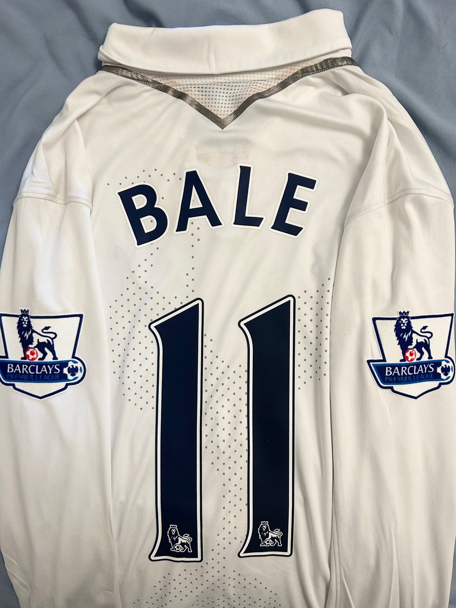 Image of Tottenham Hotspur “BALE 11” 2012/13 Home LS Shirt + patches (M)