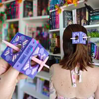 Image 1 of Horquilla Book lover morado 