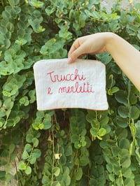 Image 1 of Bustina upcycling “Trucchi e merletti”