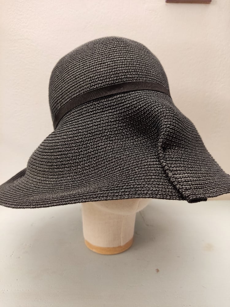 Image of Cappello diva nero modellabile