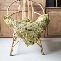 Image 1 of Dessus De Lit Ancien Au Crochet Chartreuse 