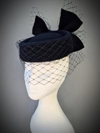 Image 2 of 'Winnie' in Black 