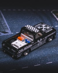Image 12 of OFF-WHITE CHEVY SILVERADO CUSTOM 