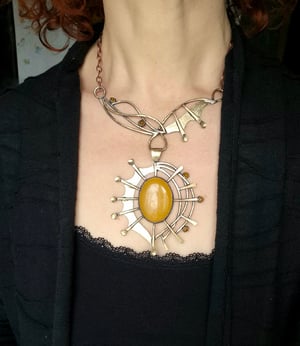 Yellow stone necklace 