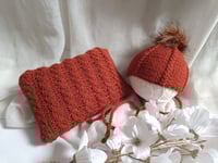 Image 1 of Newborn  photoshoot knitted set | pillow and bonnet | rusty orange