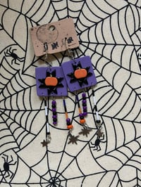 Image 3 of pumpkin quilt square halloween beaded earrings 