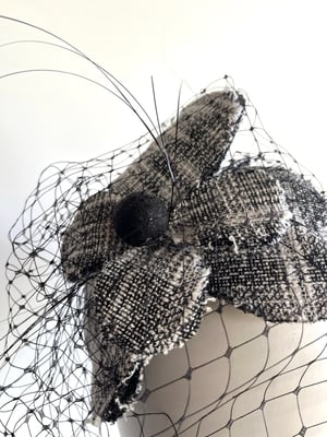 Image of Black/cream flowers w veiling