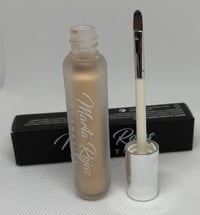 Image 1 of brush  Concelear Medium Coverage M145