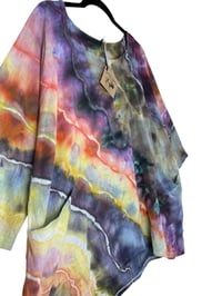 Image 6 of M Cotton Forager Top in Stormy Geode Ice Dye