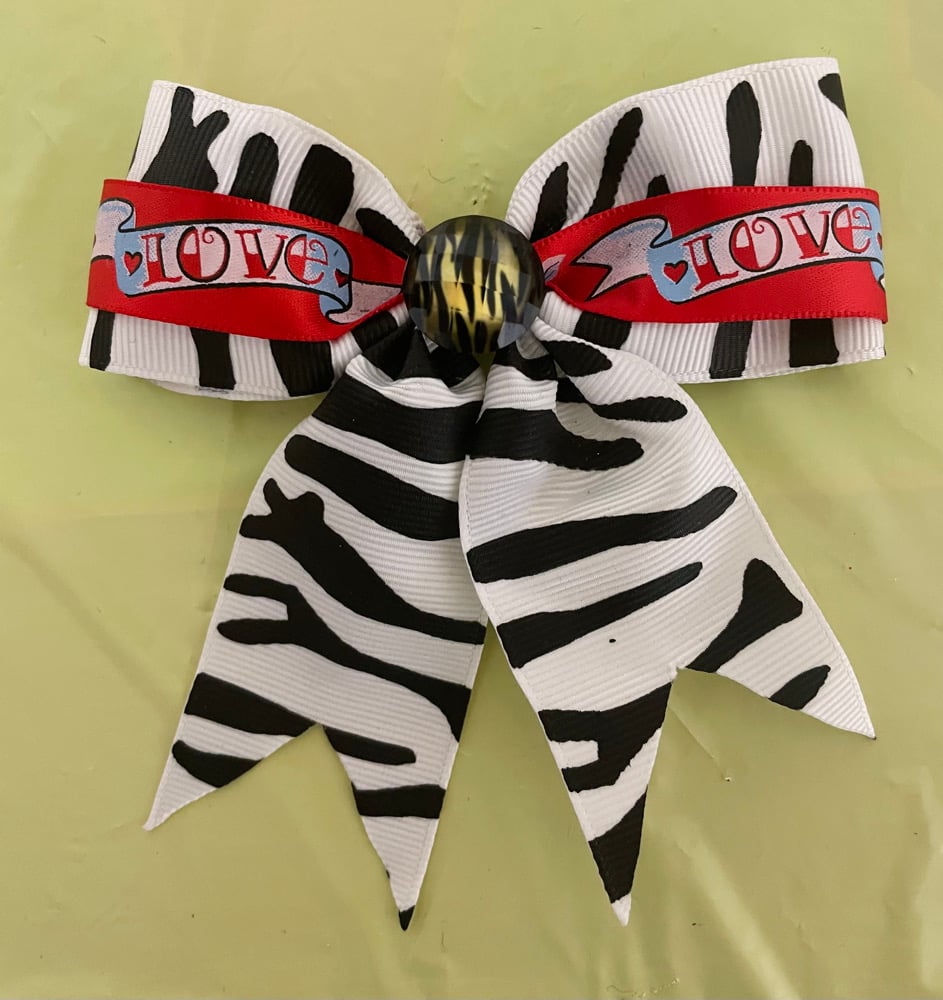 Zebra love with tails