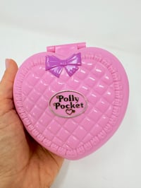 Image 3 of Ensemble bracelet et Polly Pocket coeur rose nursery