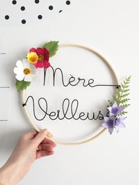 Image 1 of Couronne Mère Veilleuse - fleurs en papier 